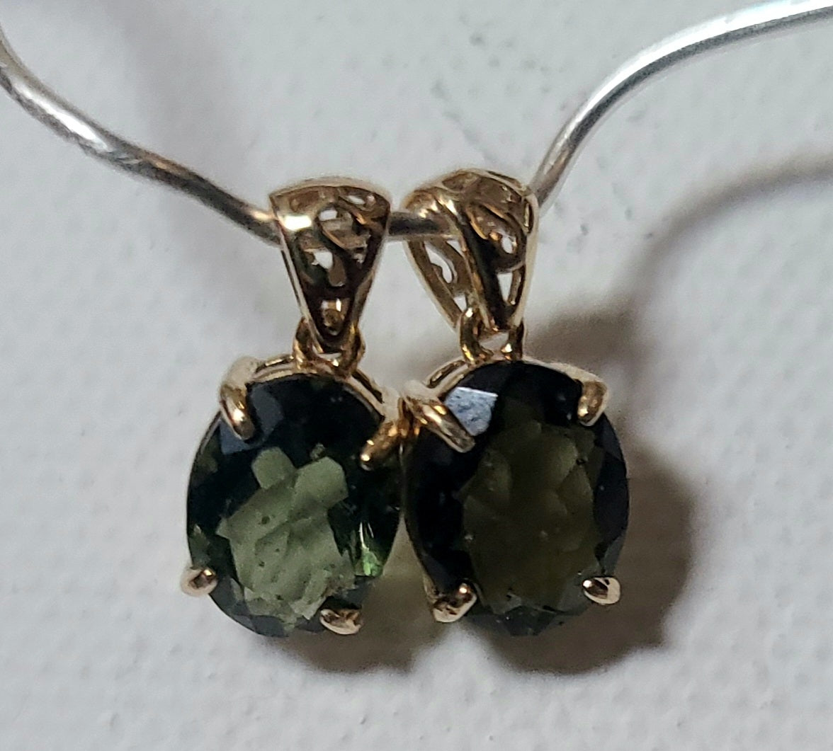 Beautiful Genuine Faceted Moldavite Pendant in Solid 14K Gold